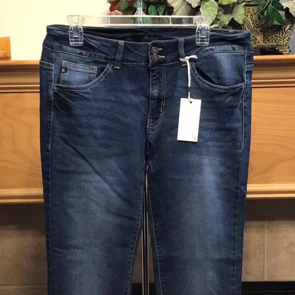 SKINNY JEANS-FITS A SIZE 31-HAS A LITTLE STRETCH - Picture 2 of 11